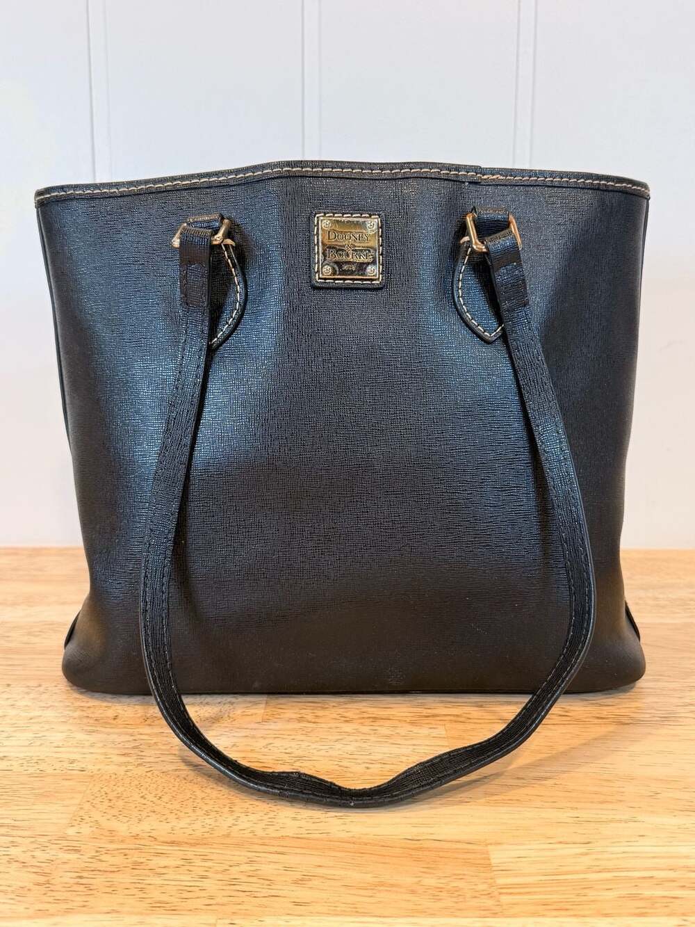 Dooney & Bourke Lucca Leather Small Jessie Tote Bag in Black
